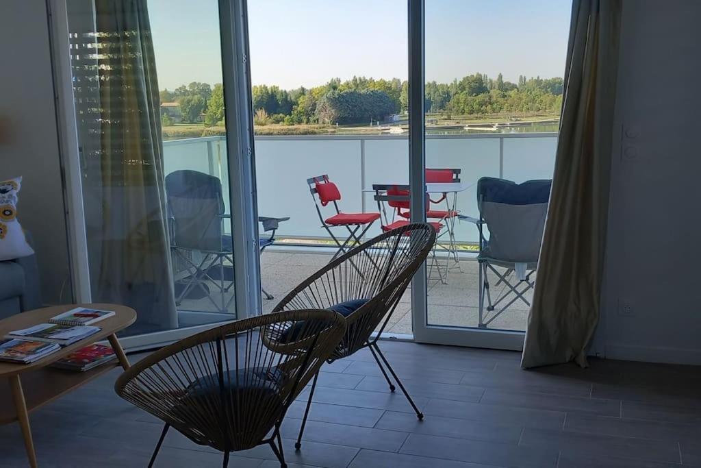Appartement Climatise Au Coeur De La Provence Lac Et Parcs D'Attractions 10Mn Avignon Monteux Exterior photo